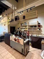 Kandahar Street (D7), Retail #594560681